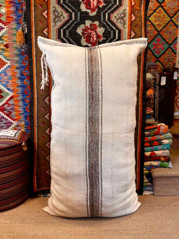 12140 Large Vintage Turkish denizli Kilim Floor Cushion 68x122cm (2.2 x 4ft)